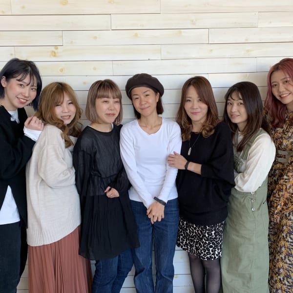 女性スタイリストが多い|LUCK 辻堂