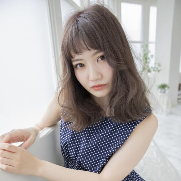ほつれウェーブセミロングスタイル|HAIR DESIGN Serendipity