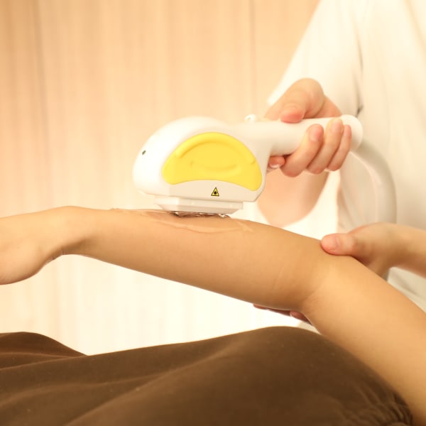 <年中無休>お顔の産毛までもツルツルスベスベに♪お肌のトーンも明るくUPするのでオススメ！|エステティック RAYVIS 銀座店