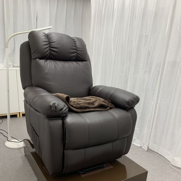 リクライニングチェアでゆっくりリラックス♪|Nail&Eyelash Alcea 上野御徒町店