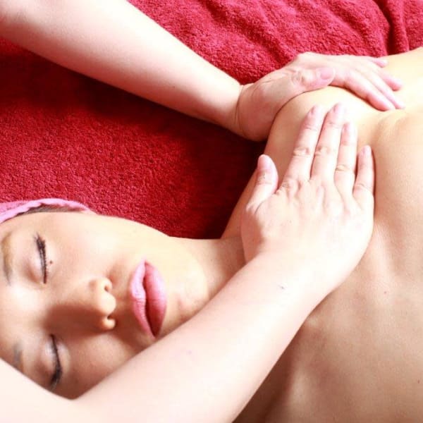 20～40代人気【損はなし速感バスト技術】バストUP・小さめ・下垂・左右差・トップ位置の悩みに！|バストアップサロン アンジェリークBB