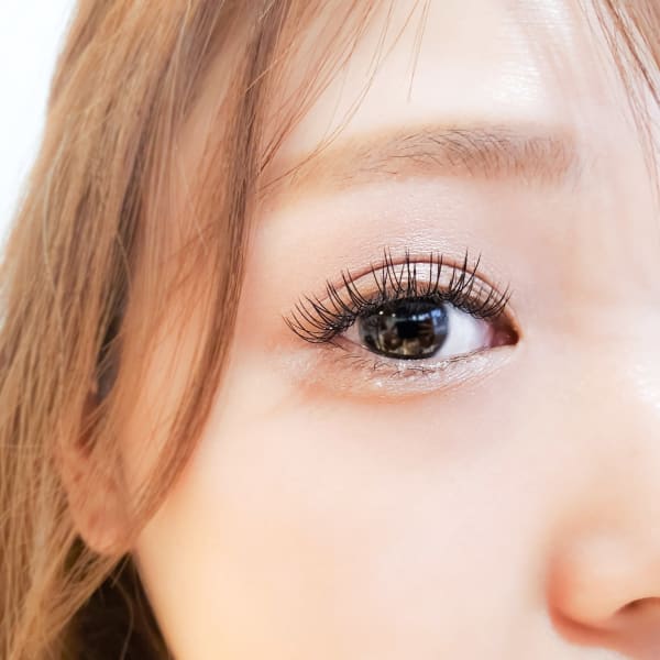 他店のマツエクに付け足し・他店オフのみもOK♪|まつげと眉毛の専門店【Lutena】