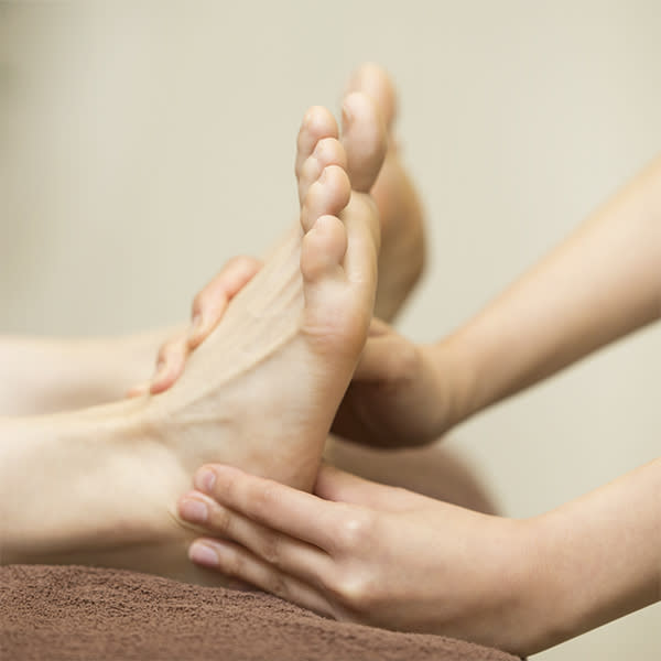 《予約制★》スッキリ軽くなる!!【リフレクソロジー】手技でしっかりリンパを流しリラクゼーション!|Goo-it!東根店