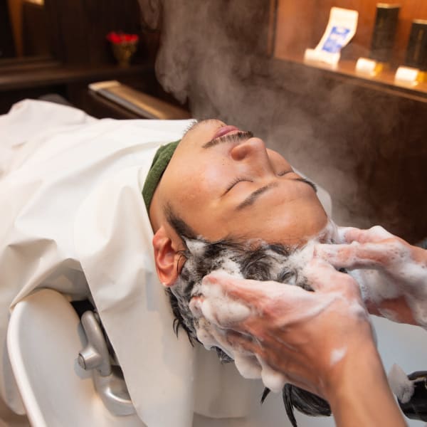 一般サロンではなかなか仕入れらない上質な商材を使用した【こだわりヘッドスパ】をご体感ください。|Barbering Method produce byヘアサロン大野