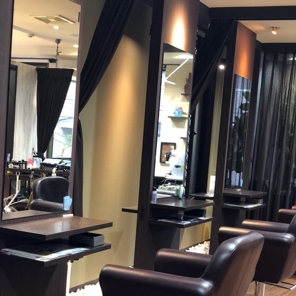 《駐車場あり》指通りなめらか◎厳選★トリートメントで潤い◎質感◎ツヤツヤヘアへと導きます♪|HAIR DESIGN + GOLDEN ROCK