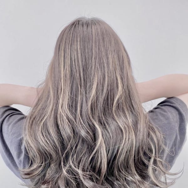 久留米≪デザインカット＋ハイライト￥16,280≫秋こそ裾カラーやインナーカラーでイメージチェン！！|KATSUKI 上津店