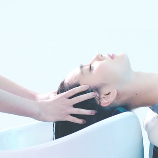 厳選トリートメントで潤いあふれるツヤツヤな髪へ♪ヘッドスパで血流改善♪疲れもスッキリ☆|TotalBeautySalon Sorte