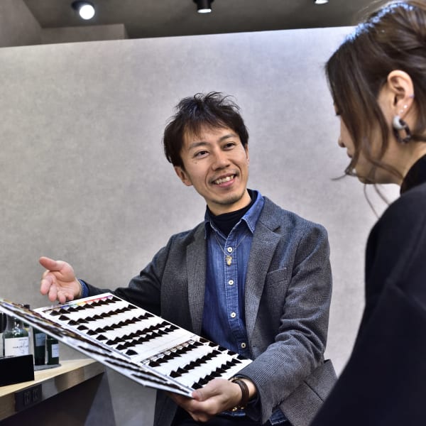 あなたの悩みに寄り添うカウンセリング 。初めてのお客様は30分~1時間ほどお時間をご用意しています。|縮毛矯正と髪質改善の美容院 SMuK