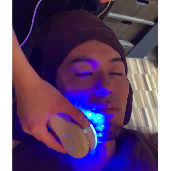 メンズサロンで行う男性のためのお肌ケア|トレサンパオム