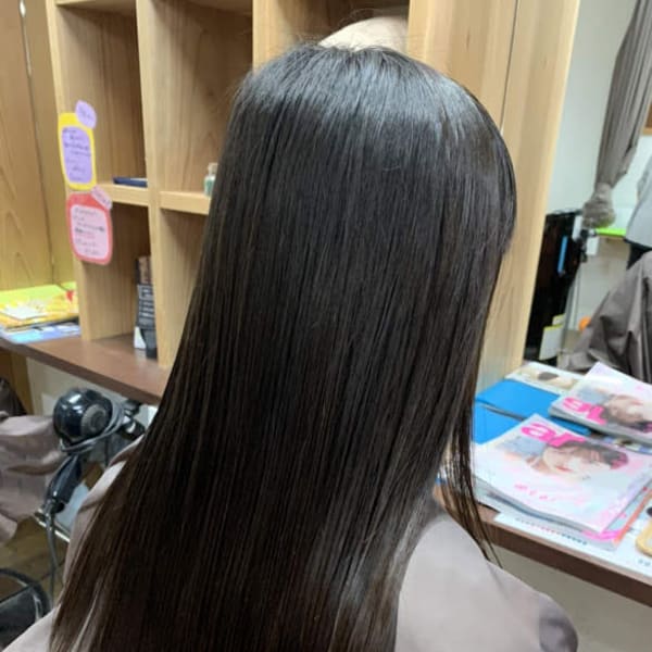 梅雨の湿気によるお悩みもおさらば☆自然な仕上がりの縮毛矯正クーポン配信中♪|kunea