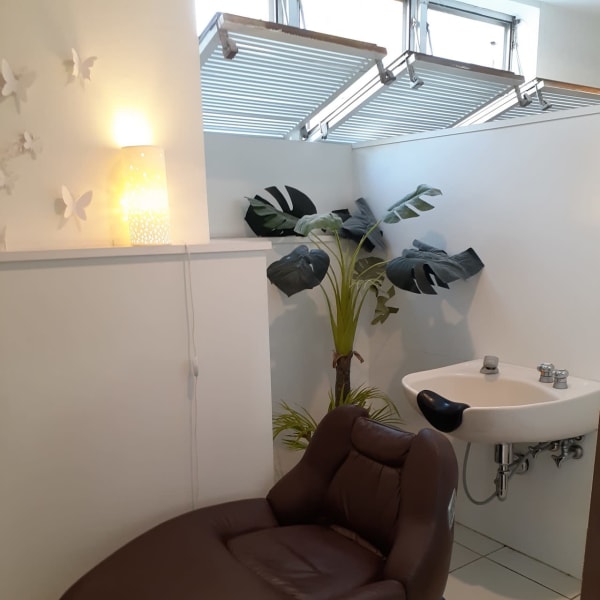 グググッと頭皮をもみほぐすヘッドスパで血流改善♪疲れもスッキリ☆健康的に自分磨き！|Air eggplant