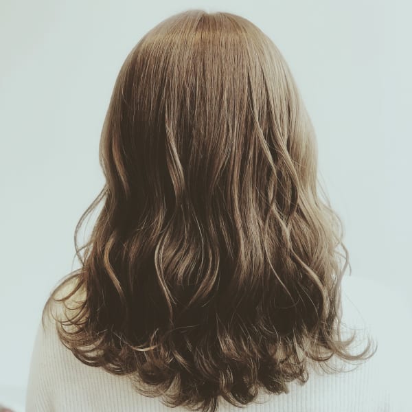 うる×ツヤ【ハホニコトリートメント】こだわりトリートメントで潤いあふれる艶やかヘアへと仕上げます♪|Rosy by little