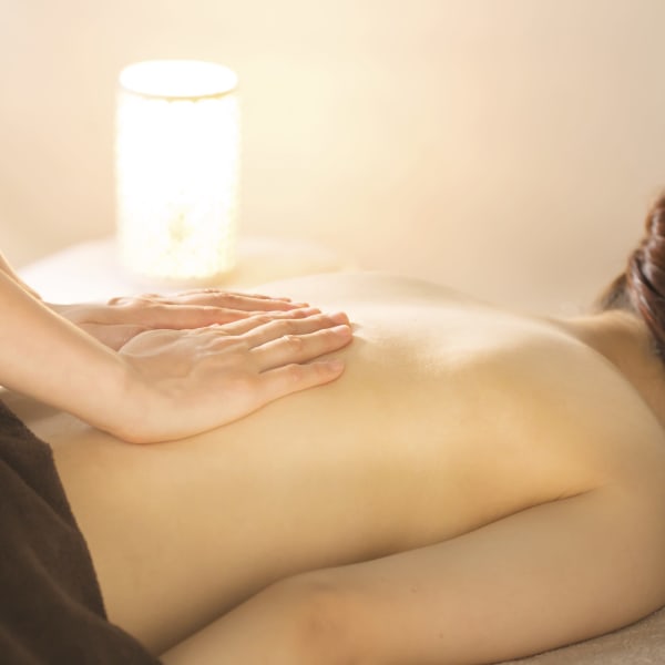 アロマテラピーとは？|PAUSE