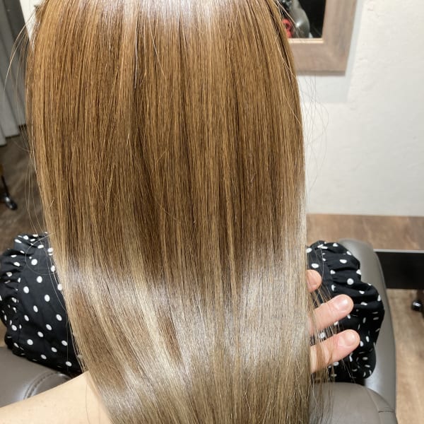 天然植物エキス配合【美容液成分８３%以上】&【過酸化水素水・ジアミン不使用】など安全性を重視のカラー|【髪質改善.頭皮改善専門】ユーリカリチェルコ