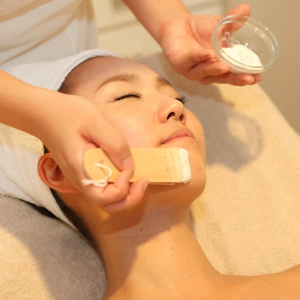 男女問わずご利用可◎【ブライダルフェイシャルエステ】お顔はもちろん、デコルテのケアも♪|hair&relaxation HISUI