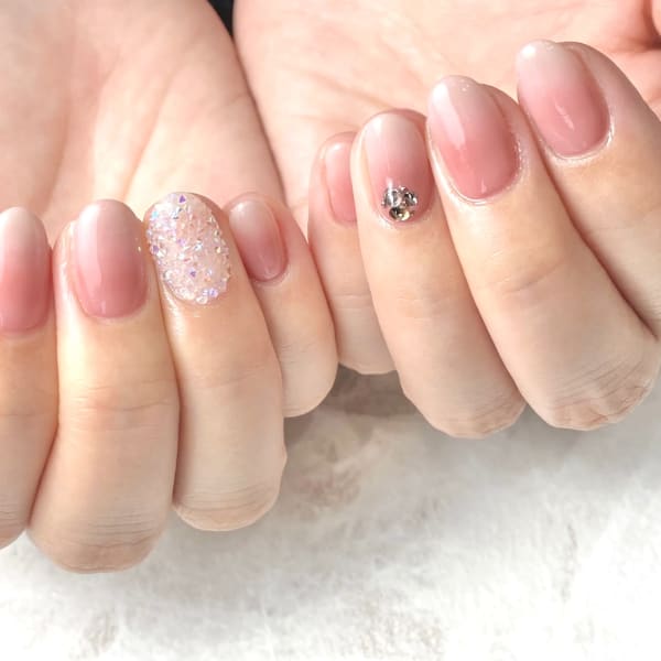 シンプルデザインもトレンドもプロにお任せください！！キレイなネイルが長く楽しめます♪♪|salon de Ariége