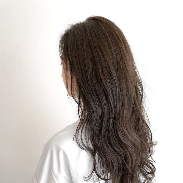 ダメージレスで美しいツヤがでるケアカラーを！　透明感のある柔らかな印象に|BLOCK hairmake