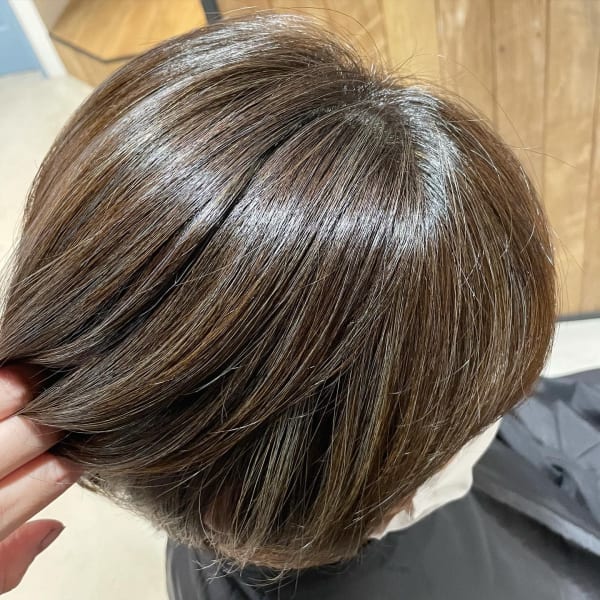 【カラーリスト在籍】白髪ぼかしハイライトからデザインカラーまでご相談ください！|fleur  by safari