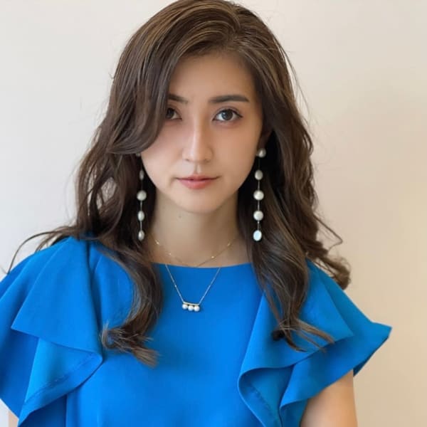 ハイライトやバレイヤージュ、綺麗なグレイカラー等様々なデザインカラーが得意なサロン|La Sente 宝塚