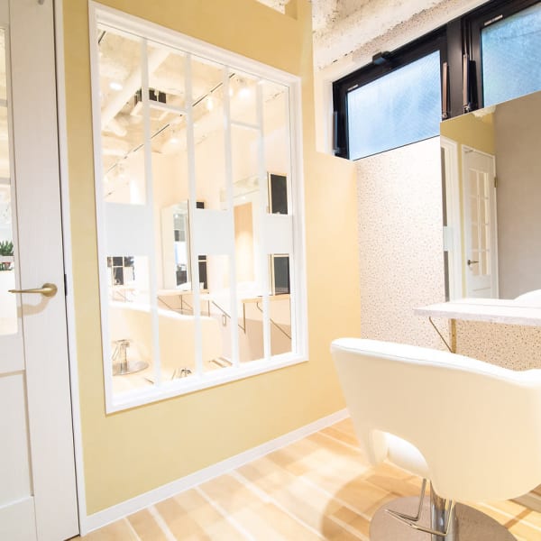 リラックスできる個室ありサロン|&ONE