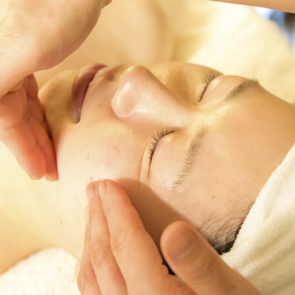 【★小顔リンパマッサージ★】お悩みに合わせて集中ケア☆彡小顔になりたいあなたへお届け♪|INDIBA SALON Lilyet