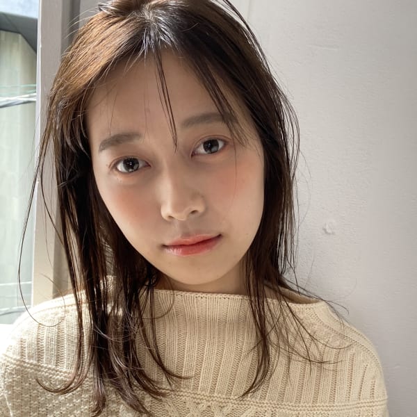 【自然な仕上がり】梅雨時期・癖をお持ちの方の悩み解決！オススメな自然なコスメストレート|kico