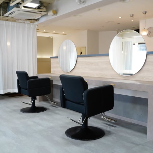 《クレジットカード可》レディースカット☆彡トレンド～ナチュラルまで幅広いヘアスタイルに対応可能☆彡|juli