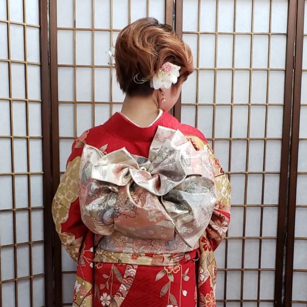 大事なイベントにはプロの技でバッチリ決めませんか？？着付けやヘアセットお任せ下さい！|みどりや美容室
