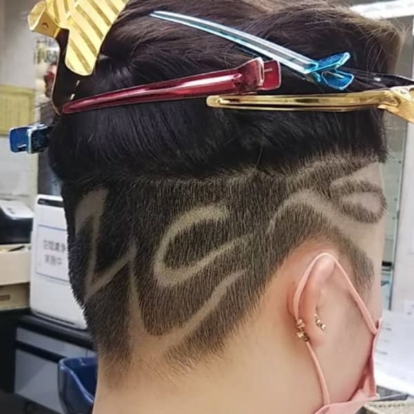 ＜カッコいいボウズスタイルの定番！ そこでお薦めなのが、レザーアートです！＞|ヘアサロンハラダ