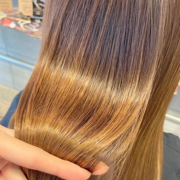 SNSで話題！《ケアプロ》！超音波でトリートメント効果を高め、最高の手触りに◎|Cordial hair 本店