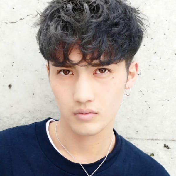 パーマをしてもキメすぎない清潔感のあるツーブロック［青山/表参道］|MEN'S HAIR TOKYO 表参道