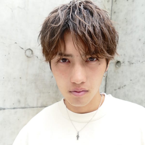 ツーブロックで爽やかな印象の七三ヘア［青山/表参道］|MEN'S HAIR TOKYO 表参道