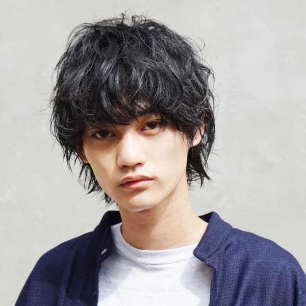 顔周りは長めに残して小顔に見せるネオウルフ［青山/表参道］|MEN'S HAIR TOKYO 表参道