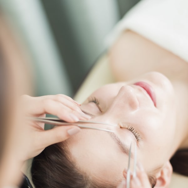 【アイブロウスタイリング】自己処理が不安な方はお任せ下さい眉毛を整えて印象UP☆彡|brooch by love curl