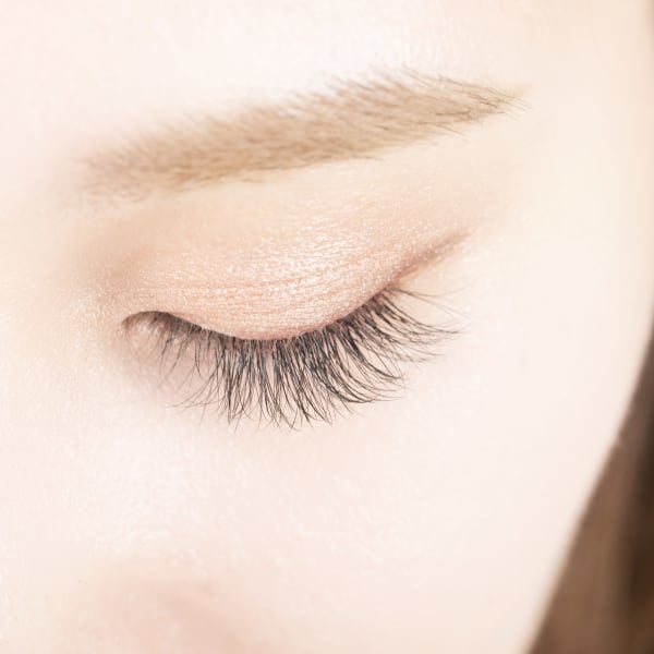 《メイク時間短縮が嬉しい♪♪》【次世代まつ毛パーマ】自然なカールで納得の仕上がり☆彡|brooch by love curl