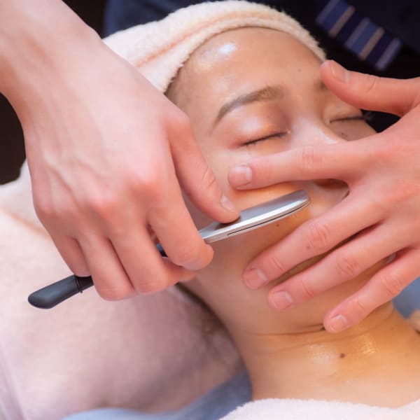 元祖ジャパンシェービングの先駆者のこだわりシェーブで輝くお肌へ|ヘアサロン大野 Barbier店