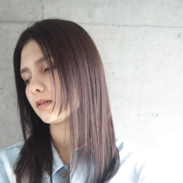 自然な仕上がりのストレート。サラサラでツヤのあるストレートはおすすめです。|AND 中目黒
