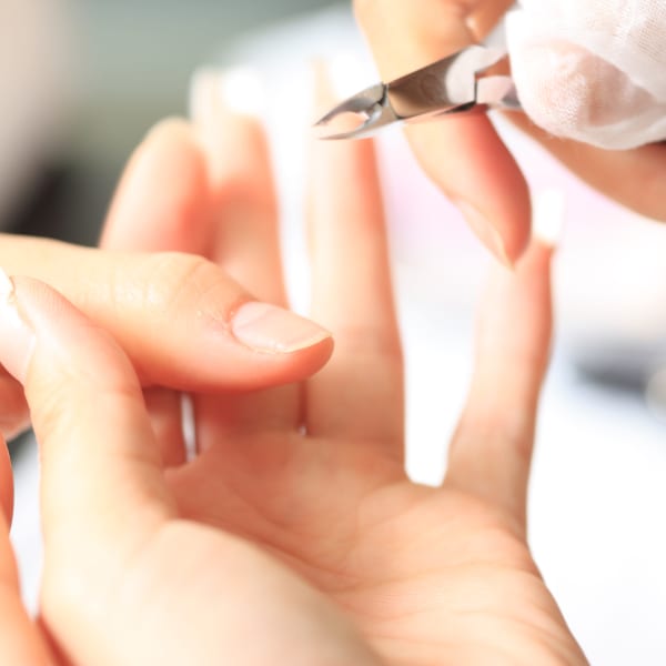 爪を健康に育てたい方、維持したい方、美しい指先を目指すならブラゼ錦糸町店へお越しください|Blah-zeh 錦糸町店