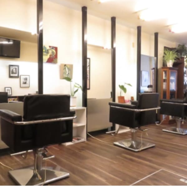 リタッチカラーも白髪染めもOK♪♪髪や頭皮に優しいこだわり薬剤で髪が痛まずしっかり染まります◎|HAIR MODE GRACE KELLY