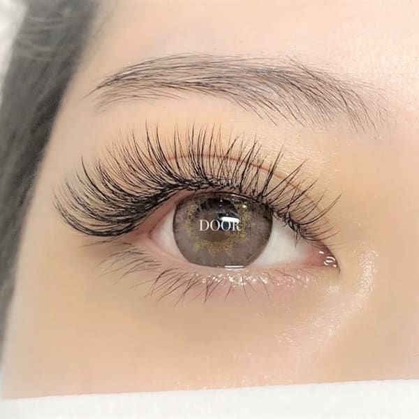 まつげのお悩み解決サロン【年中無休・新宿】|Eyelashsalon DOOR