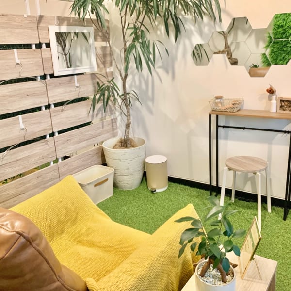 ～緑の自然空間で癒しのひととき～日頃の疲れやストレスの解消に♪|ドライヘッドスパ&ボディケア「HITOYASUMI」