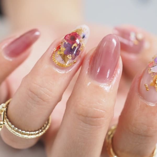 《クレジットカード可》オススメ☆シンプルネイルからゴージャスネイルまで♪カワイイ指先に仕上げます!|HeaRich-nail
