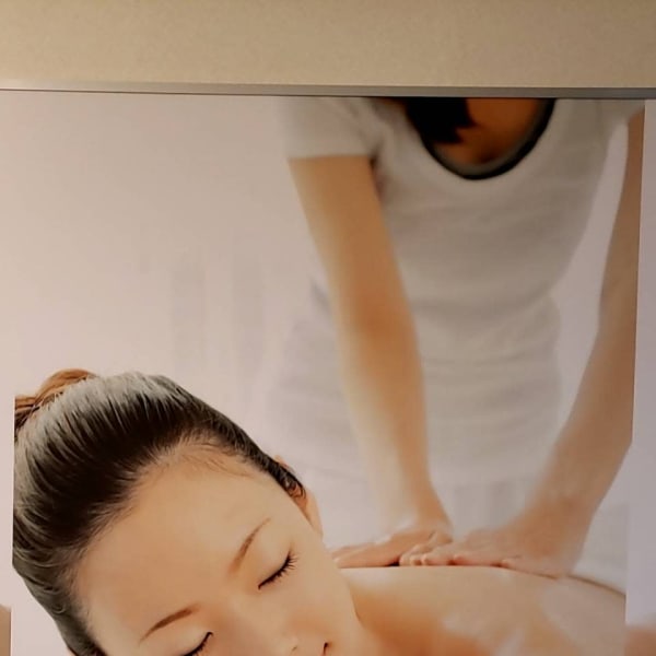 【リンパオイルマッサージ】選べるオイルが好評◇天然成分＋コラーゲン配合でお肌もしっとり♪|京都御池リラクゼーションサロン GoodHand