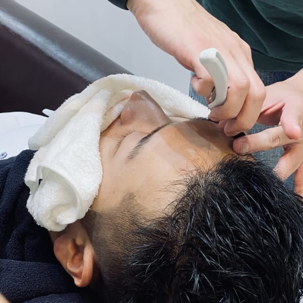 【メンズ大人気♪カット+シェーディング5300円】バーバーサロンだからこそ可能なフェードカット|HAIR One