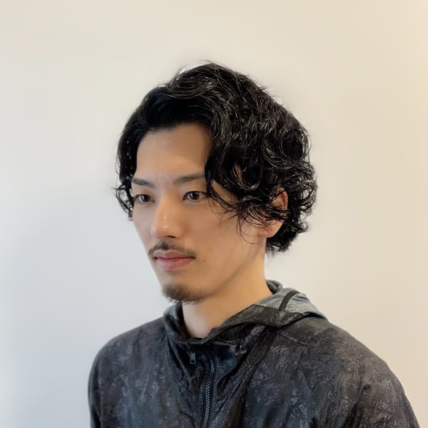 男の色気を引き出すパーマスタイル|Stazio54 神戸 元町 三宮