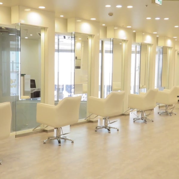 《扱いやすさ◎》デザインカット◆いつでもオシャレに！差をつける褒められスタイルを実現します♪|CLOE by LUVISM BP2店