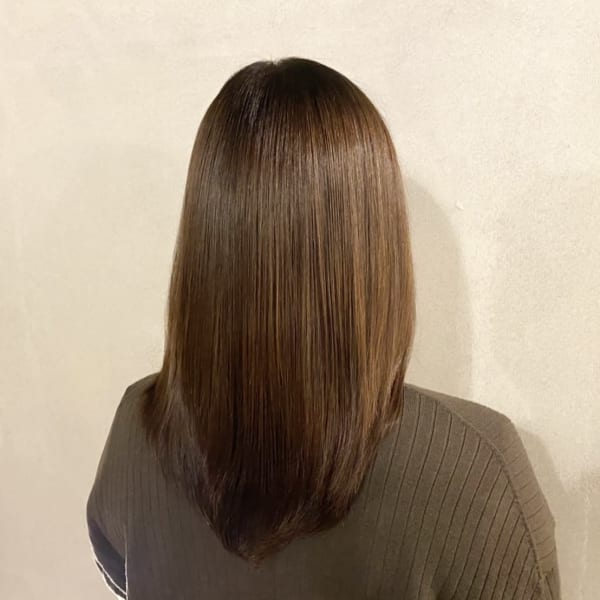 縮毛矯正だとぺたんとしすぎるからヤダ!という方にはボリュームダウンストレートがおすすめ♪|Pompadour