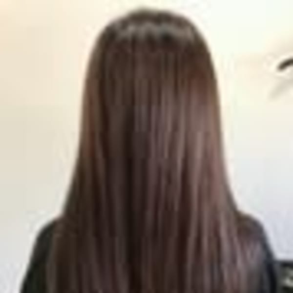 脱!パキッと縮毛矯正。大注目の髪質改善「オイルストレート」で自然な仕上がりを。|HAIR & SPA chillco