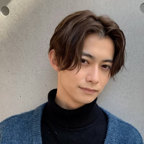 冬のメンズも透明感カラーか人気☆|Overlay