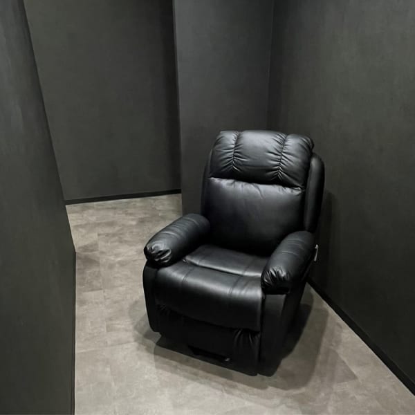 【眉WAX+額WAX +鼻の毛穴洗浄】日頃のお手入れを楽に♪メンズも身だしなみ&ケアする時代!|TRIGGER表参道 メンズ専門眉毛サロン